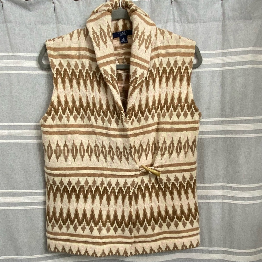 CHAPS / Cream, tan & pink Aztec Sweater Vest Size M